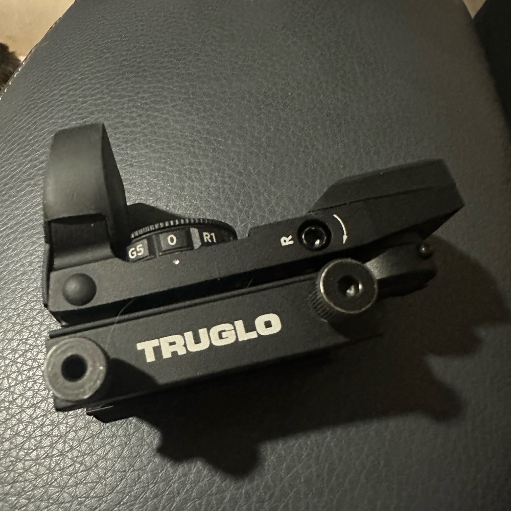 Truglo red/green dot sight plus magnifier
